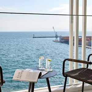 On - Small Luxury Of The World Otel