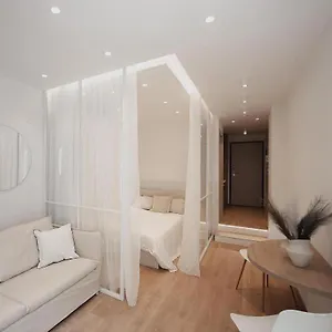 V1 Boutique Rooms, Nilie Hospitality Mgmt Daire